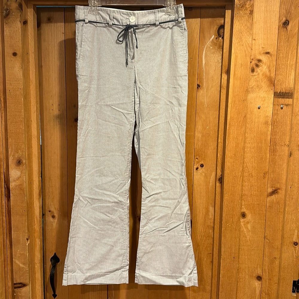 Dalia Size 4 flare seersucker pants. Light cotton, barely worn.